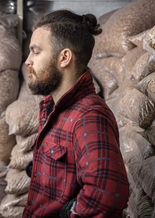 Habitación llena de grano